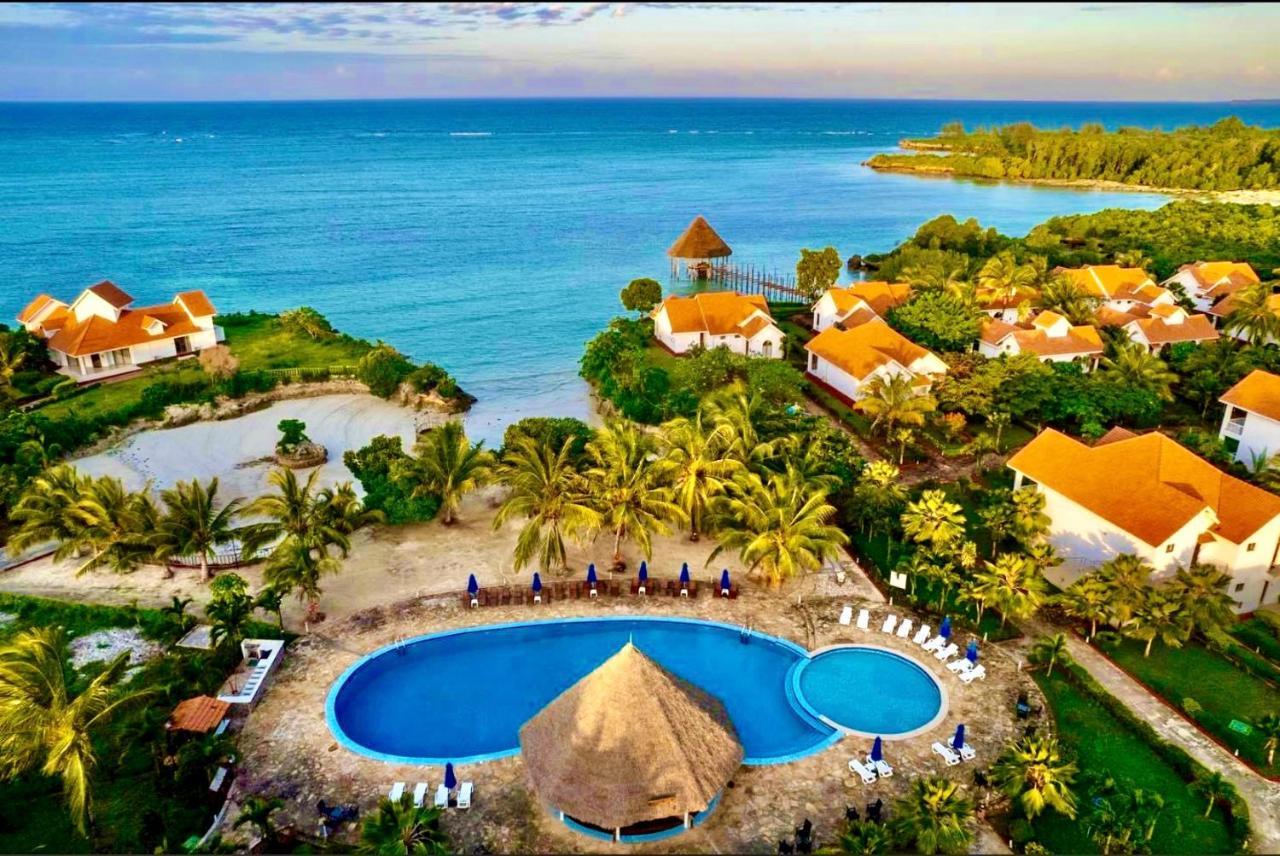 Azao Resort & Spa Понгве Екстериор снимка