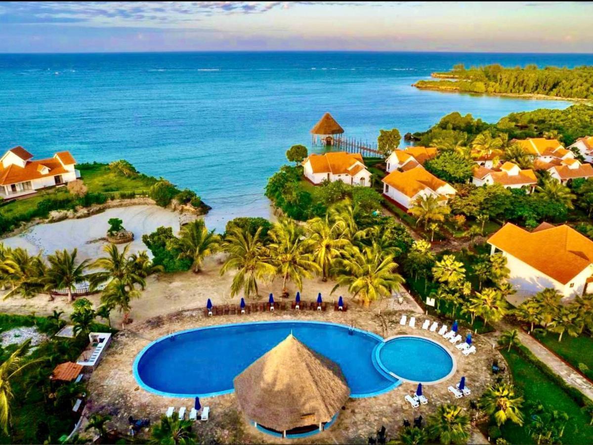 Azao Resort & Spa Понгве Екстериор снимка
